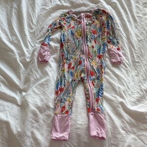 Little sleepies One-Piece 3-6m